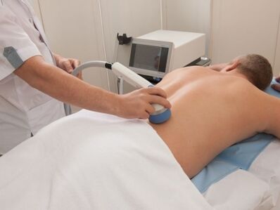 Efectuarea fizioterapiei pentru osteocondroza toracică va ameliora durerea și inflamația